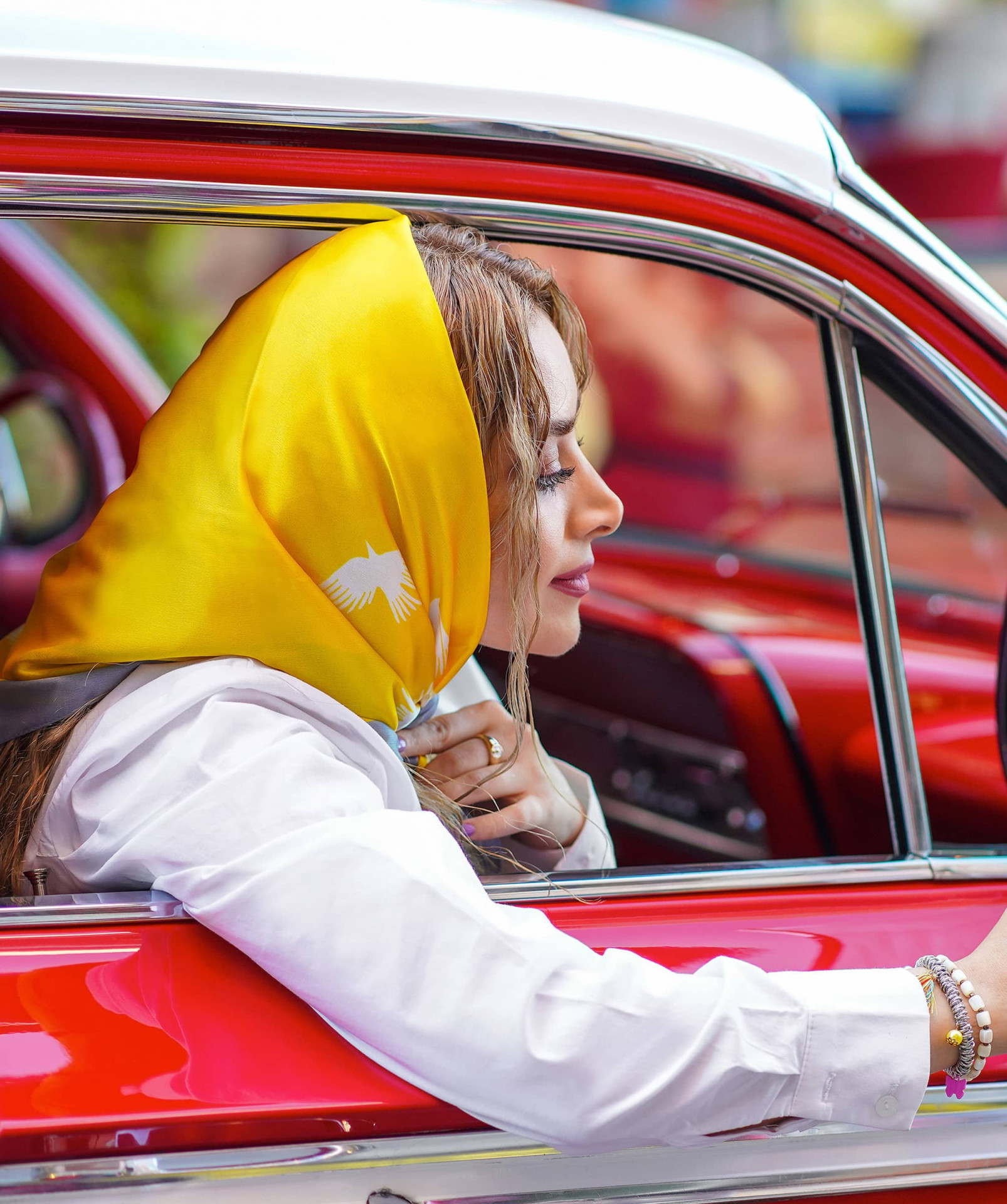 نمایش نحوه صحیح شستشو و خشک کردن اسکارف